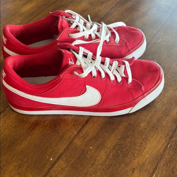 Red and White Nike Sneakers Men’s size 7.5 - Picture 2 of 8